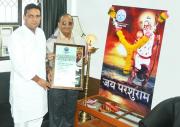 Prof. (Dr.) D.P. Dixit gets prestigious Parshuram Award